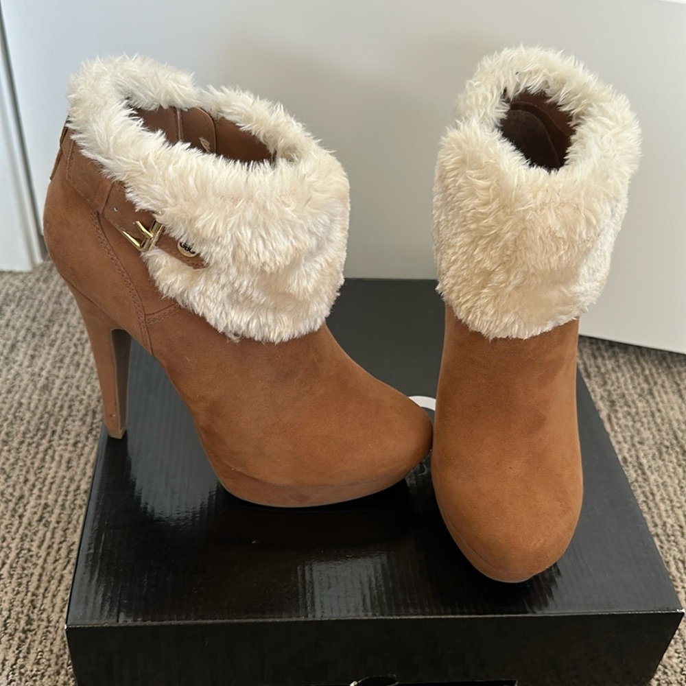 Guess Brown suede booties
